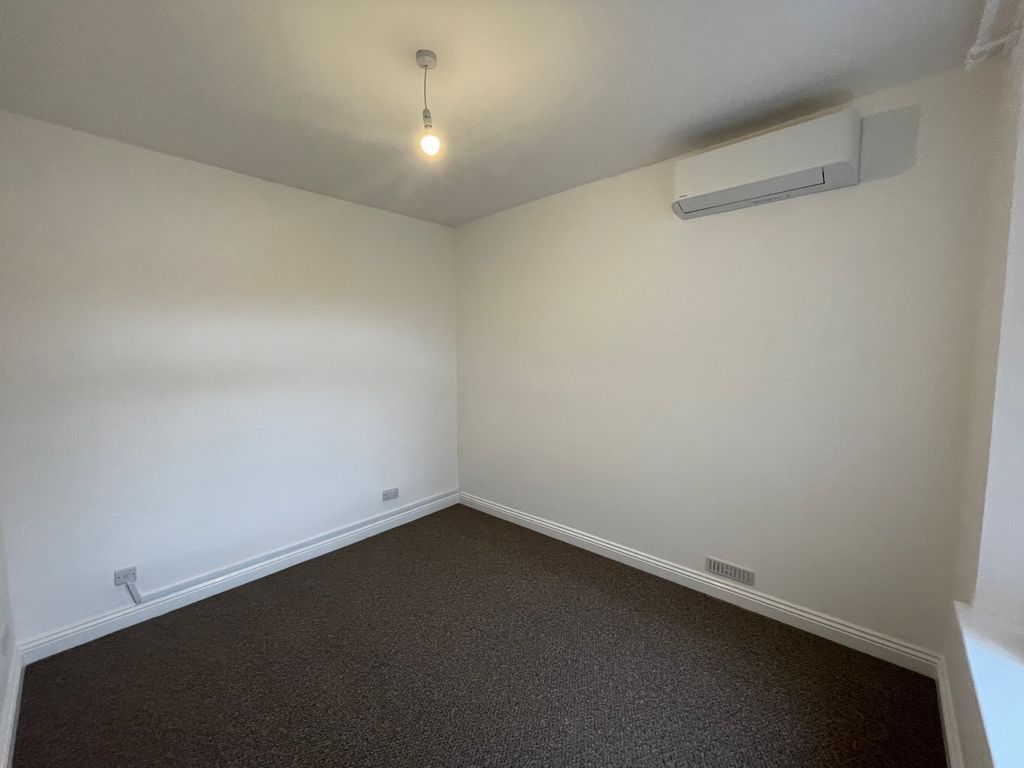 Property photo 3 of 7 Image