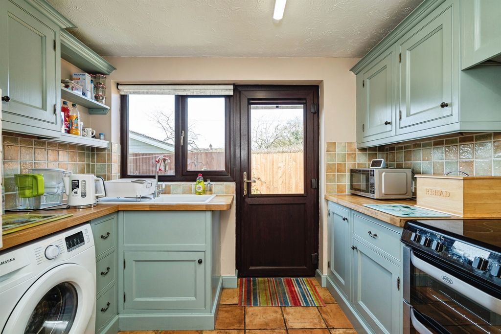 Property photo 3 of 18