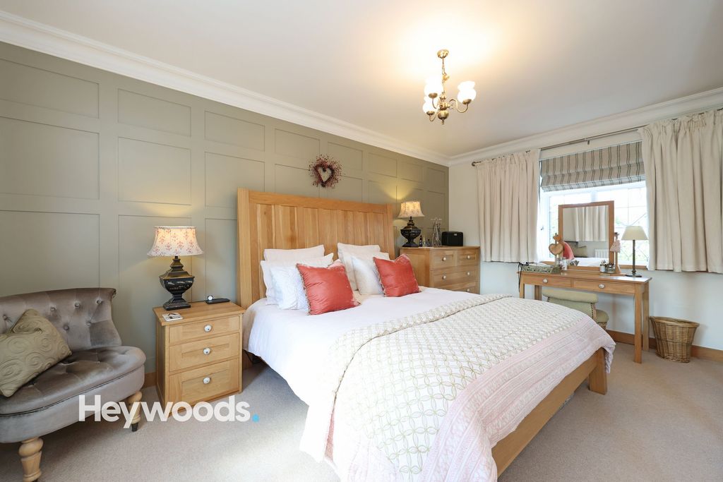 Property photo 3 of 63
