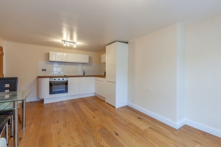 Property photo 2 of 6 272443