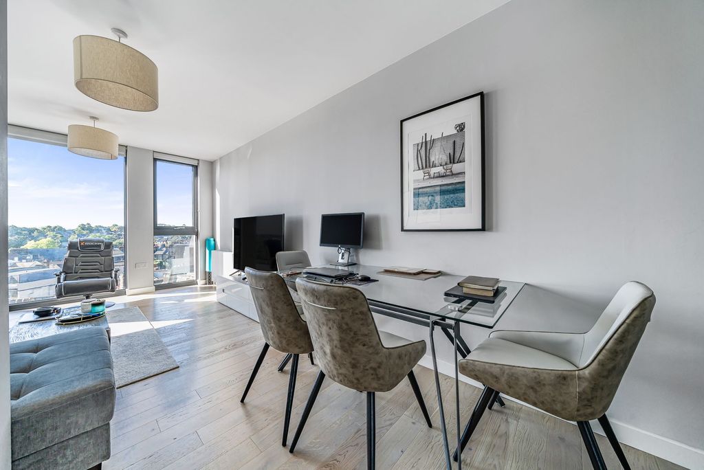 Property photo 2 of 7