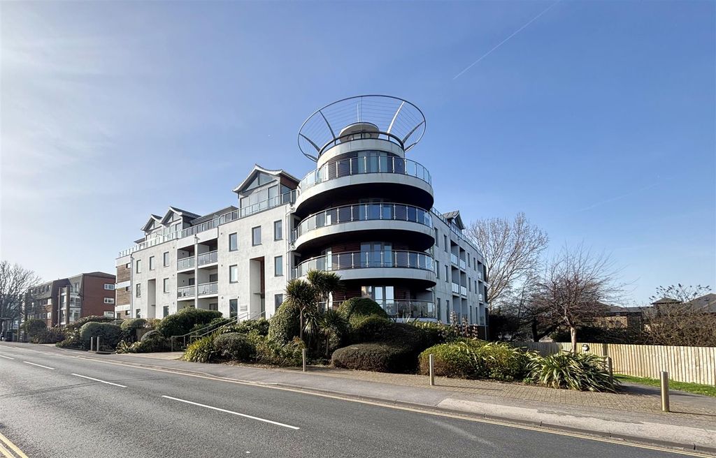 Property photo 2 of 17 1