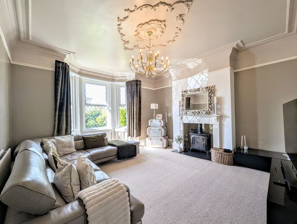 Property photo 2 of 25