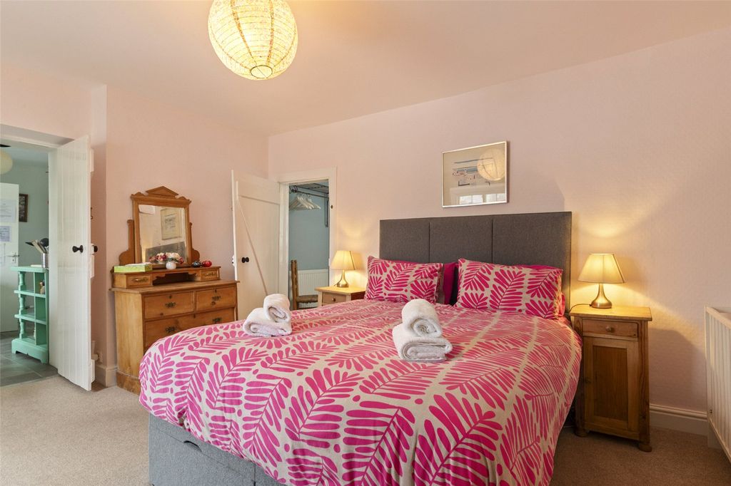 Additional image 10 of 3 bed flat for saleThe Cabin, Pier Hill, Tenby, Pembrokeshire SA70