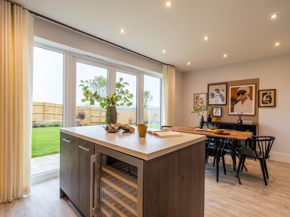 Property photo 3 of 9 Dining Of The Warwick, A 3 Bedroom House