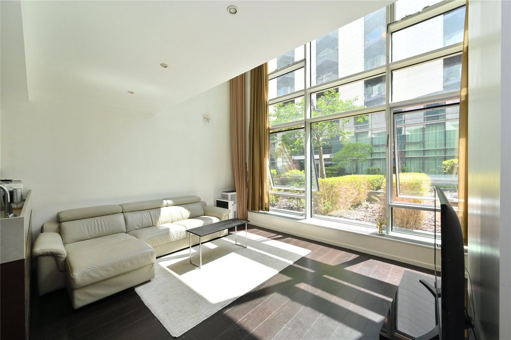 Property photo 2 of 14 Reception Room