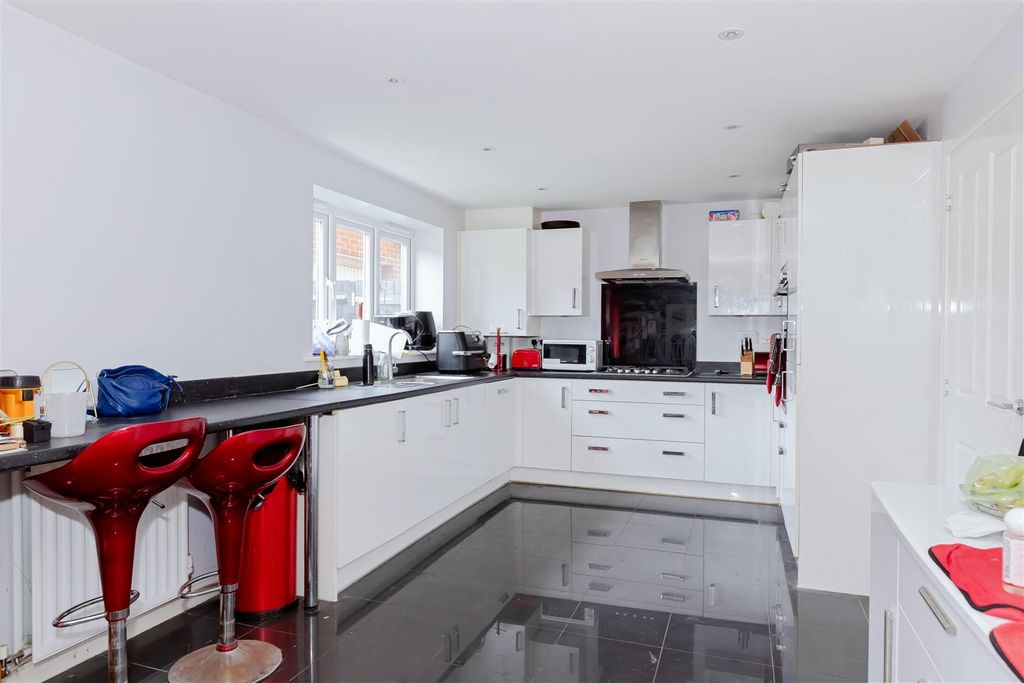 Property photo 2 of 19 Jackson Way_15.Jpg