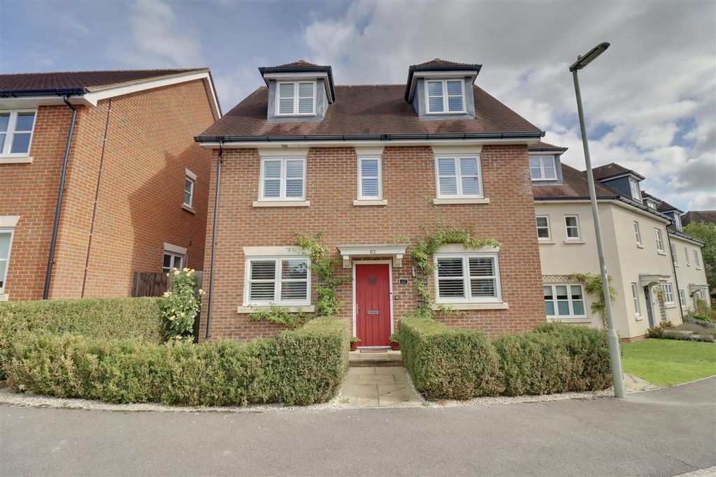 Property photo 1 of 31 Front