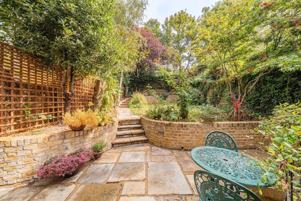 Property photo 2 of 13