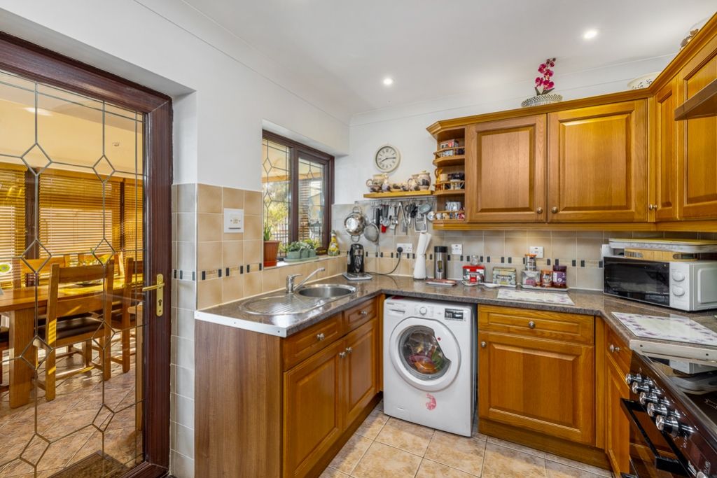 Property photo 3 of 23 16 Clough Road (Holbeach)-16