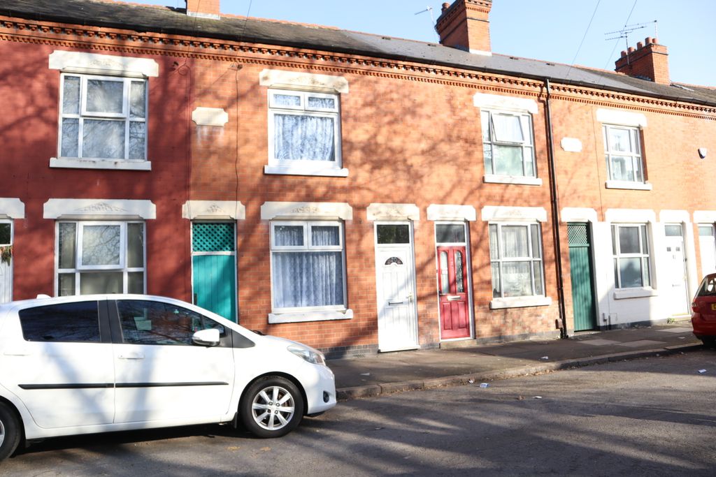 Property photo 2 of 37