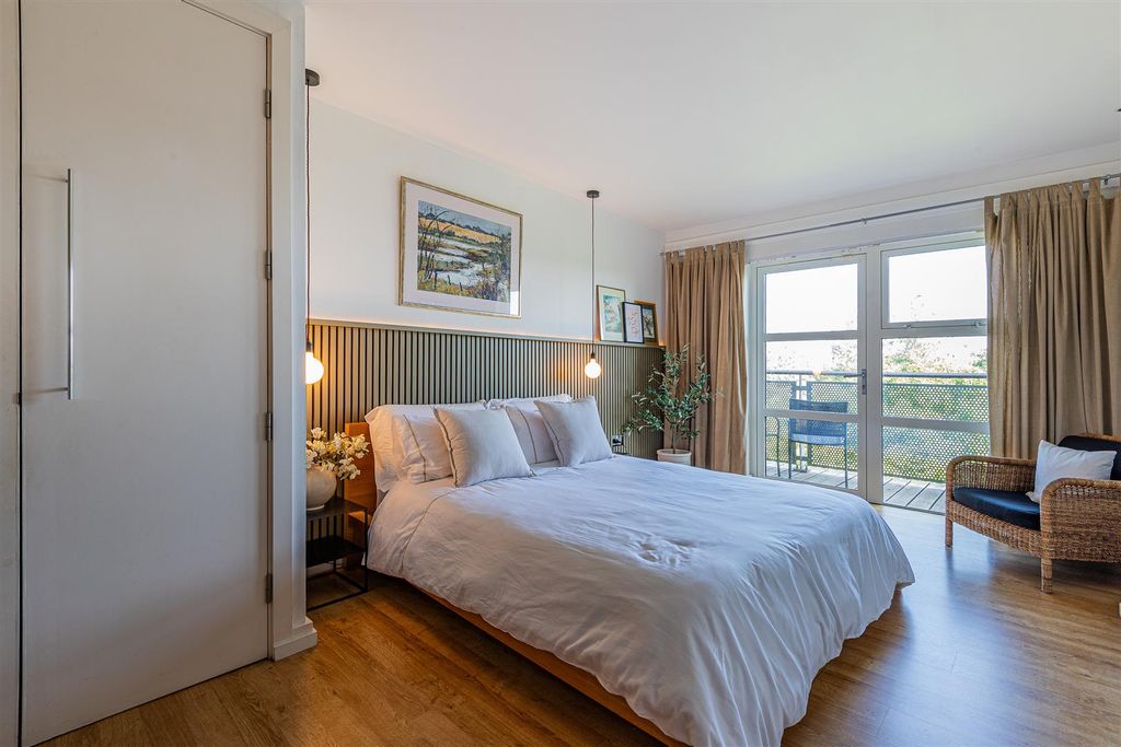 Property photo 2 of 21 Park Place 17-8.Jpg