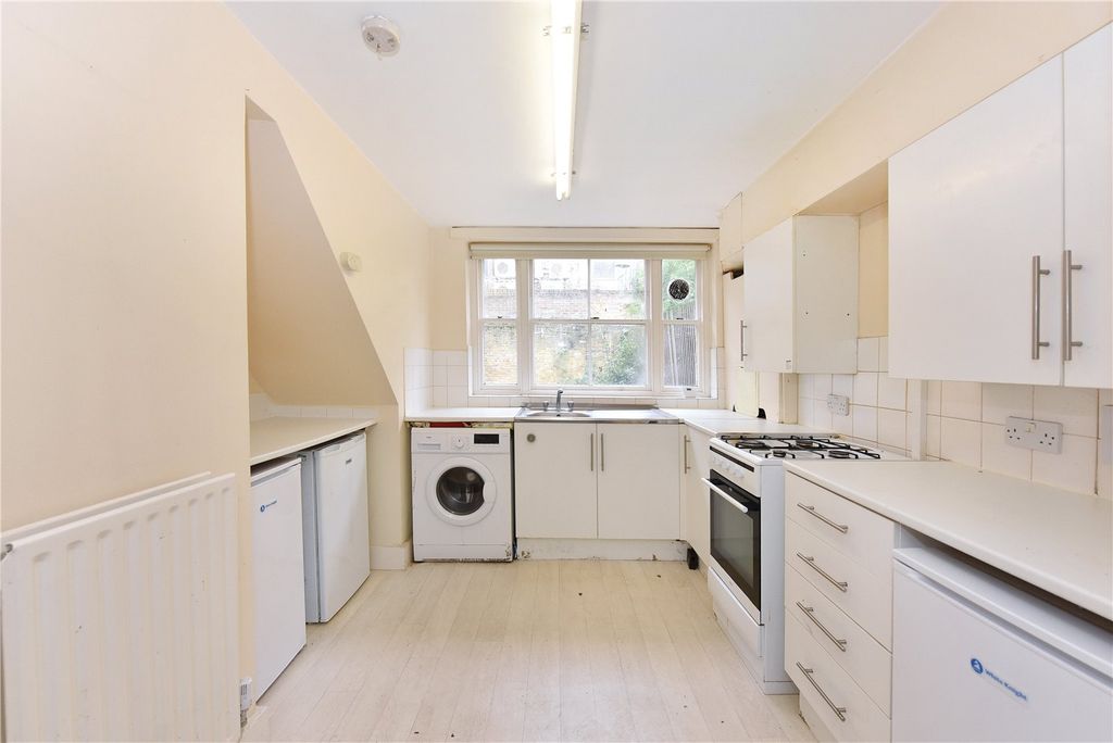 Property photo 3 of 15 Kitchen