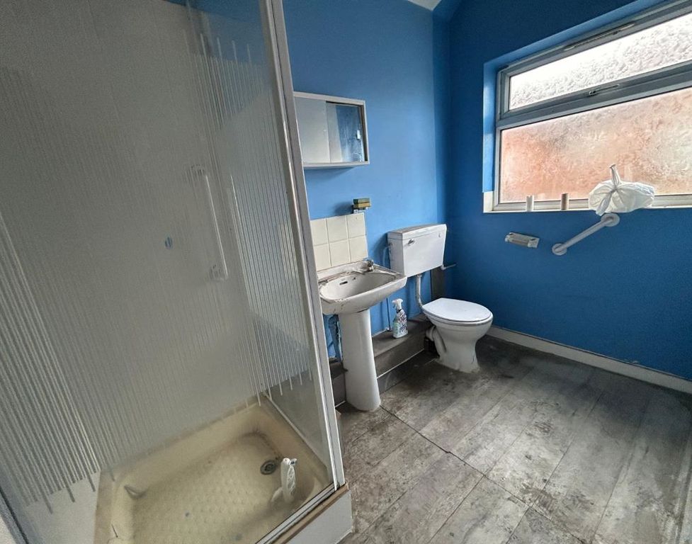 Property photo 3 of 6