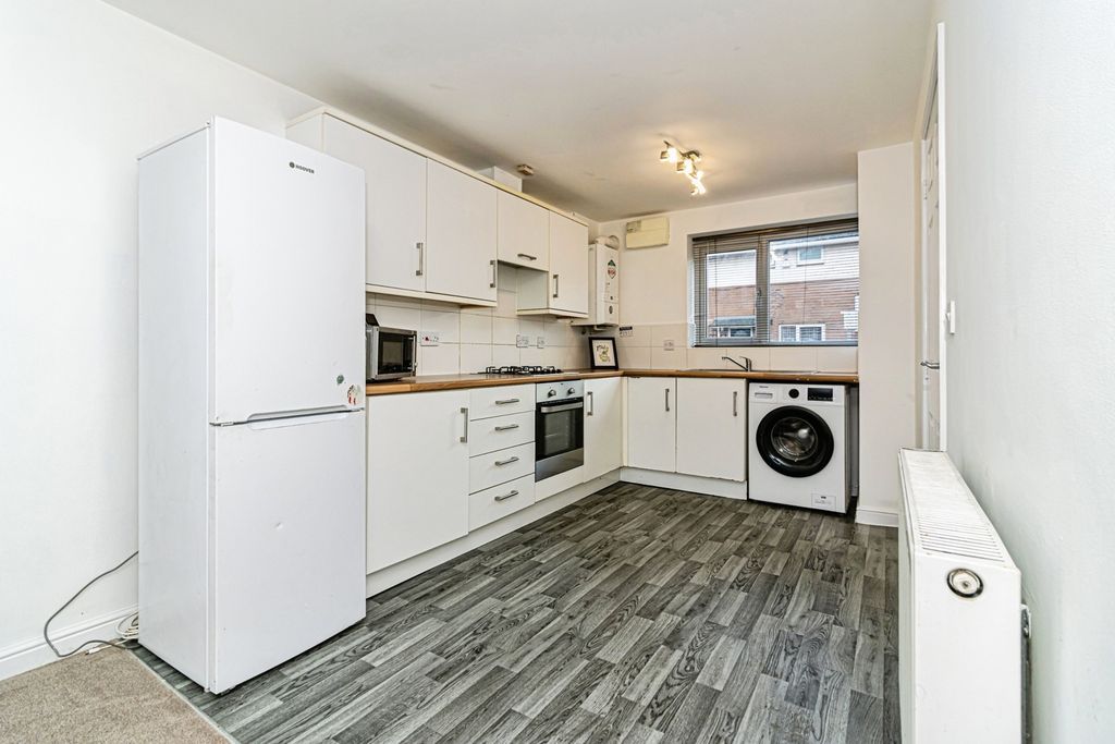 Property photo 3 of 8 Photo