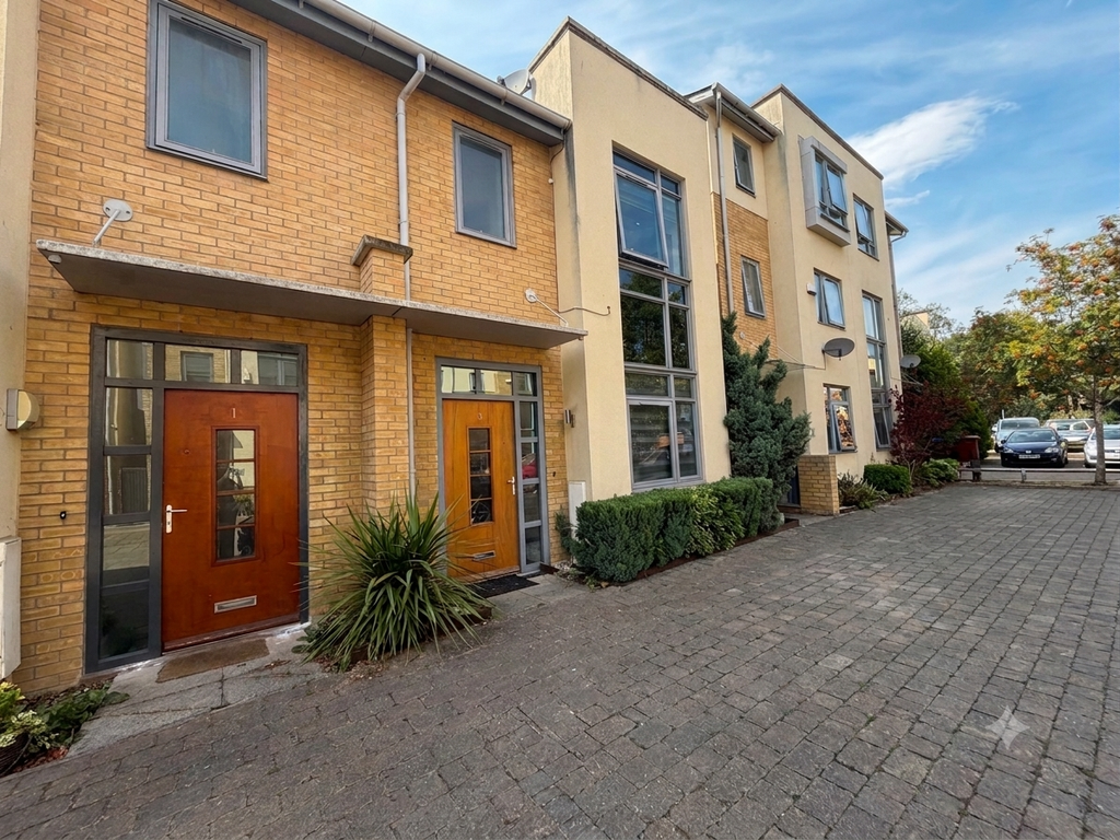 Property photo 1 of 9