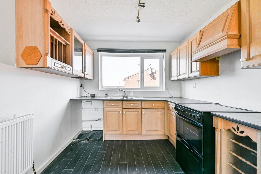 Property photo 2 of 17 Pbox-Img.Jpg