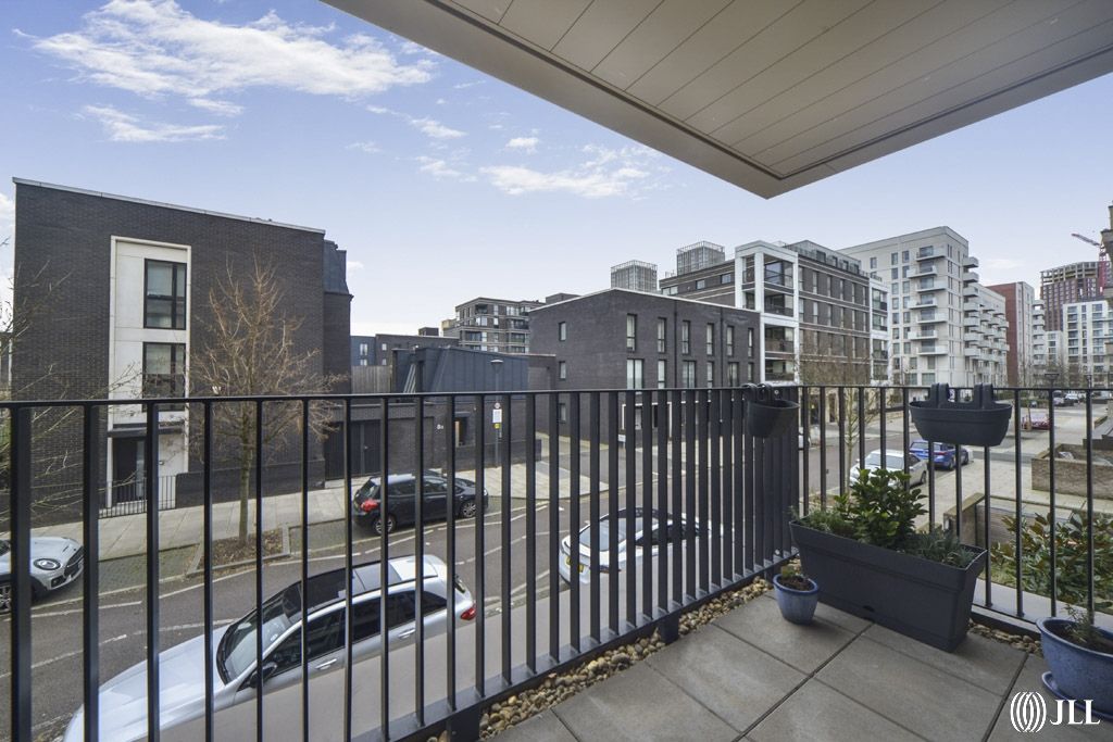 Property photo 2 of 25