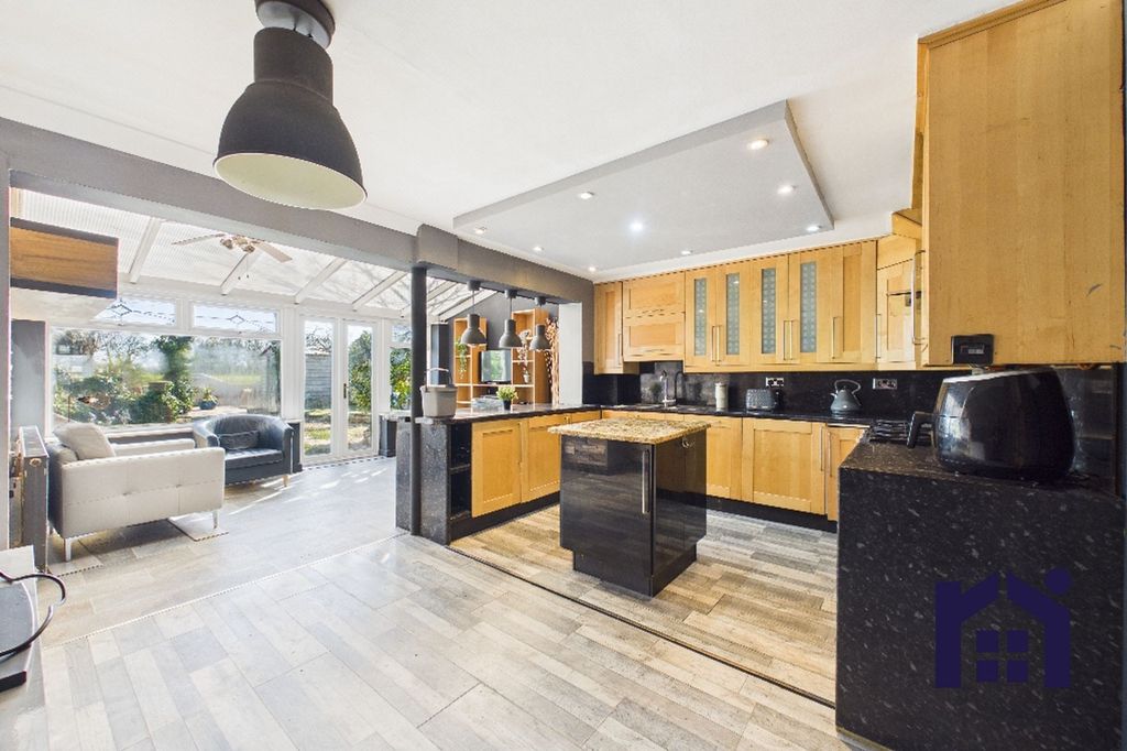 Property photo 2 of 26 Dining Kitchen