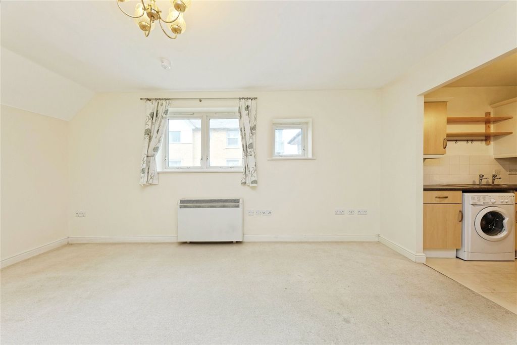 Property photo 2 of 16 Picture No. 10