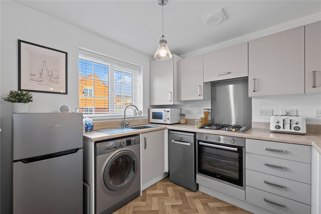 Property photo 3 of 23 Picture No. 13