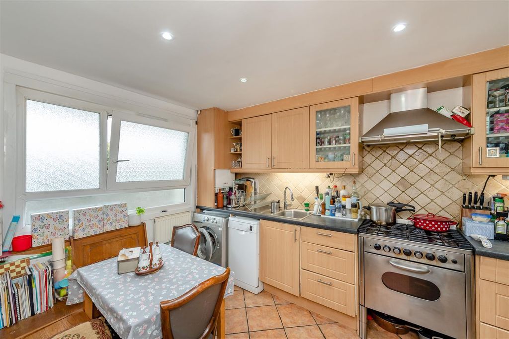 Property photo 1 of 11 8666370-Interior11.Jpg