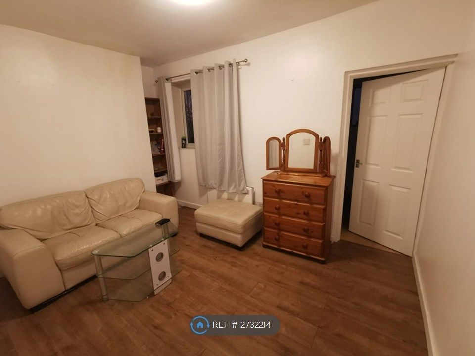 Property photo 3 of 13 Seating Room