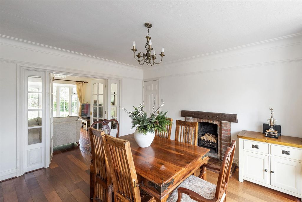 Property photo 2 of 20 8 The Ridgeway, Tn10 4Nq 007.Jpg