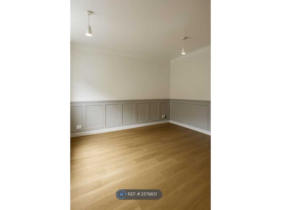 Property photo 1 of 6 Front Room
