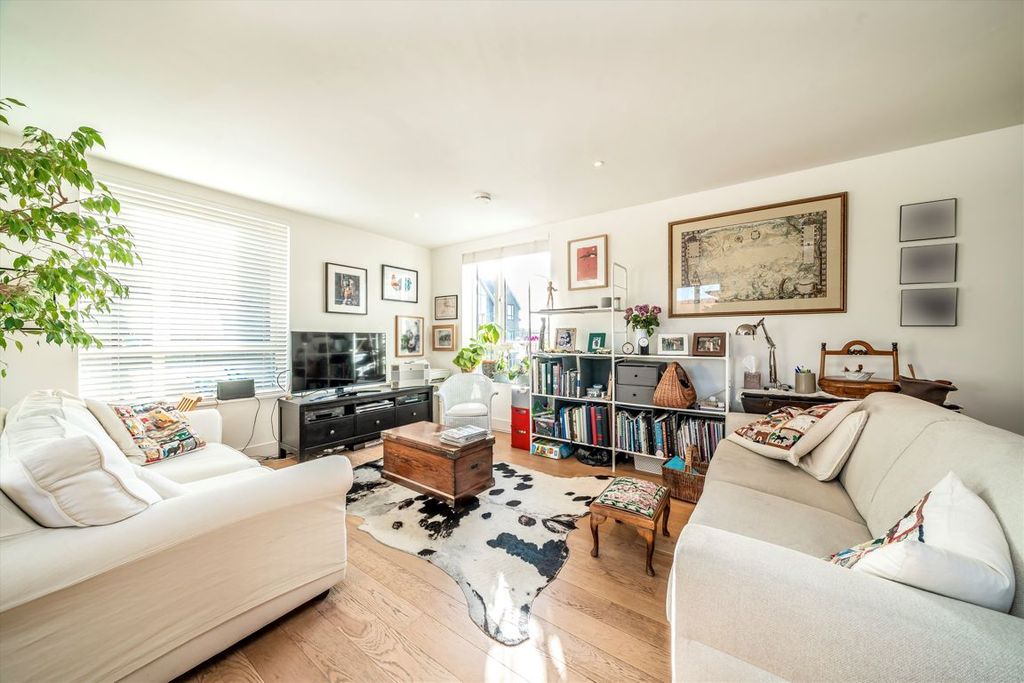 Property photo 2 of 9