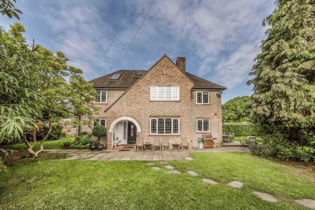 Property photo 1 of 9