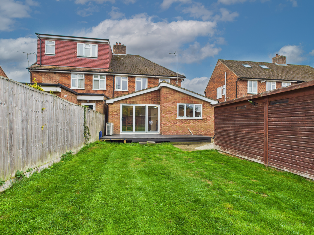 Property photo 2 of 12 Cam02136G0-Pr0479-Still016