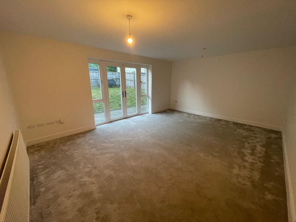 Property photo 2 of 17 Picture No. 18