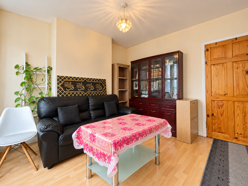 Property photo 3 of 14 B925134F-2270-4C50-891D-D52Fa5C7D12C