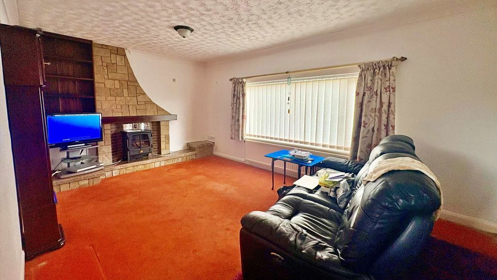 Property photo 3 of 15 Photo 7