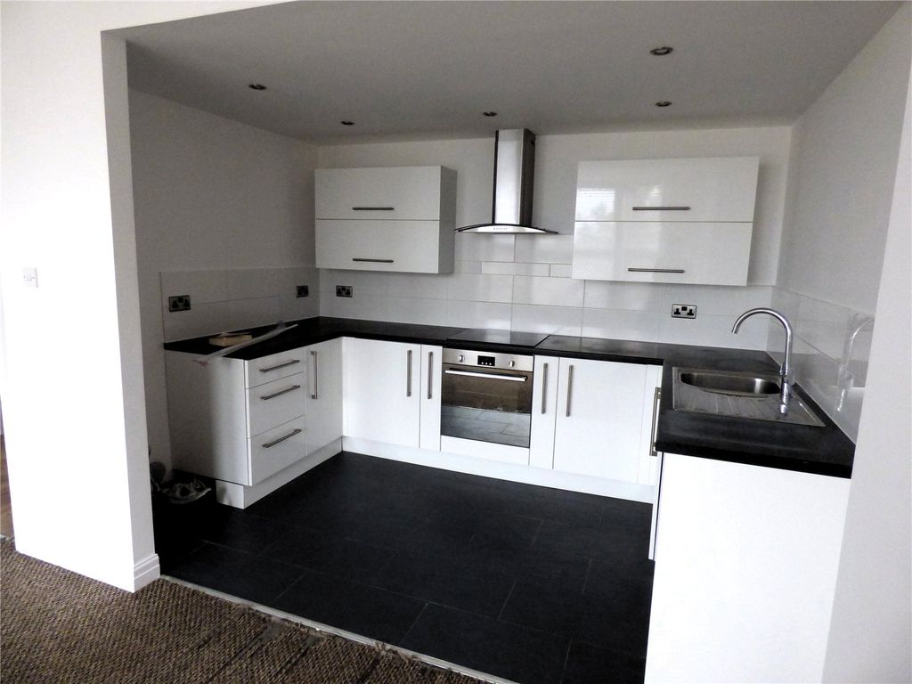 Property photo 1 of 16 Picture No. 13