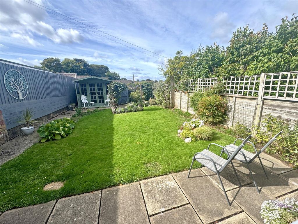 Property photo 2 of 25
