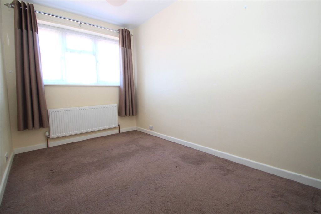 Property photo 3 of 5 Bedroom