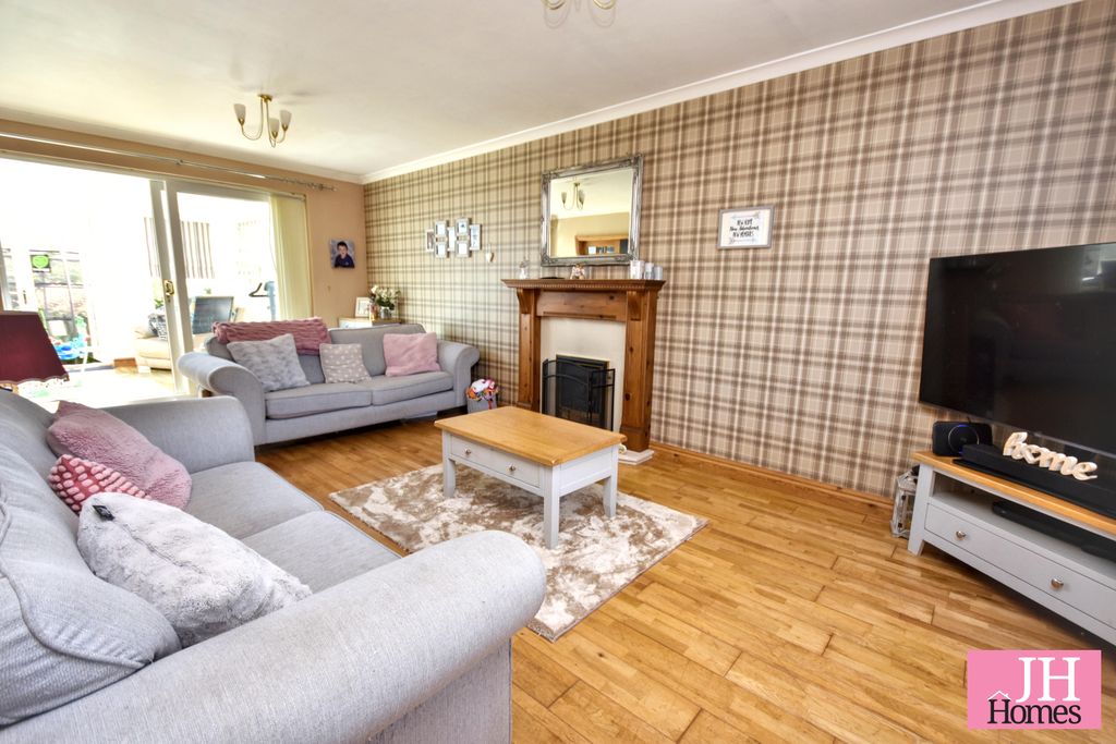 Property photo 2 of 24