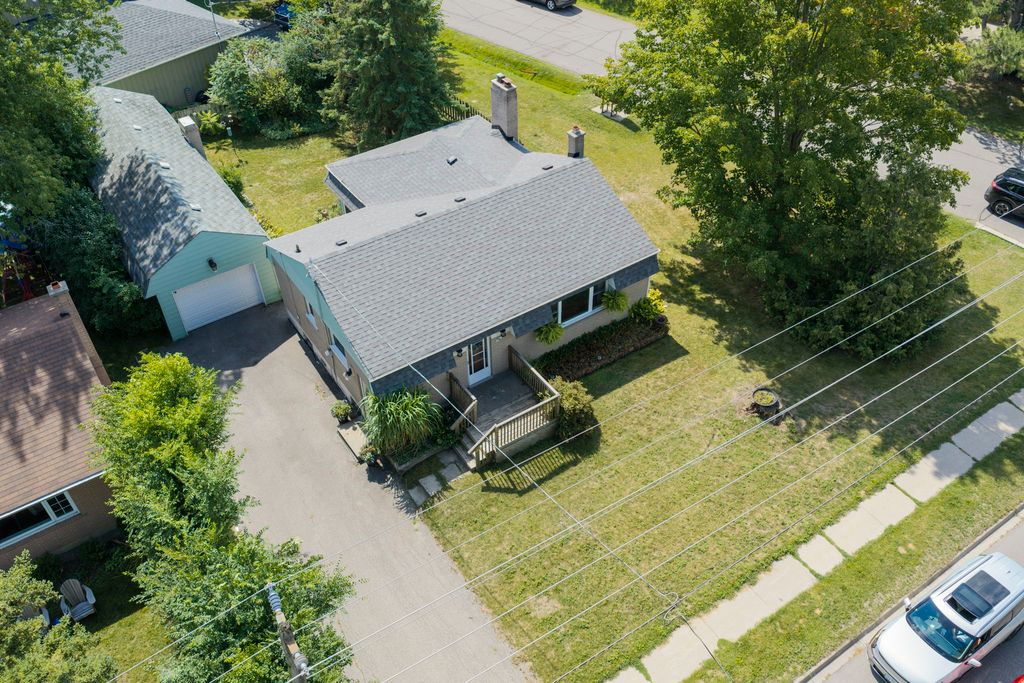 Property photo 3 of 32