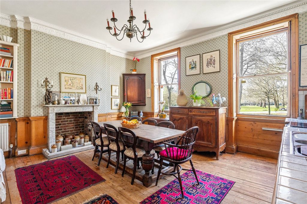 Property photo 3 of 15 Kitchen/Dining Room