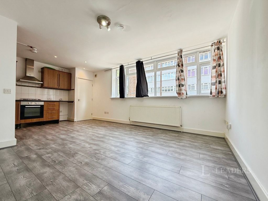 Property photo 3 of 8 Pbox-Img.Jpg