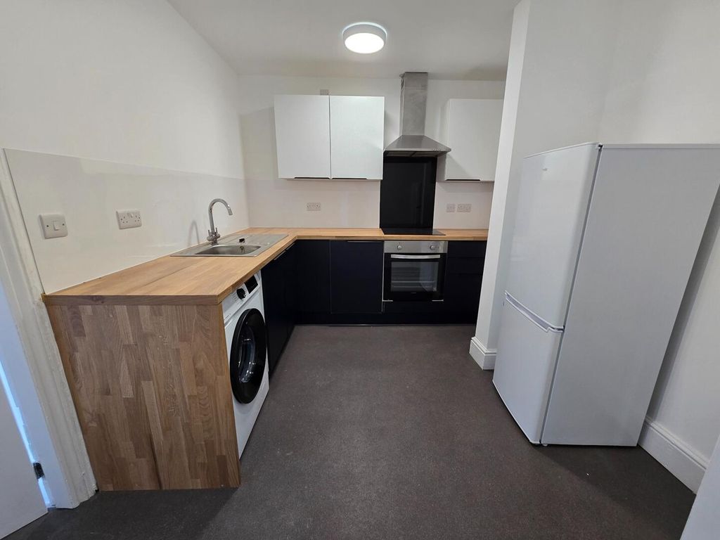 Property photo 2 of 4 Kitchen