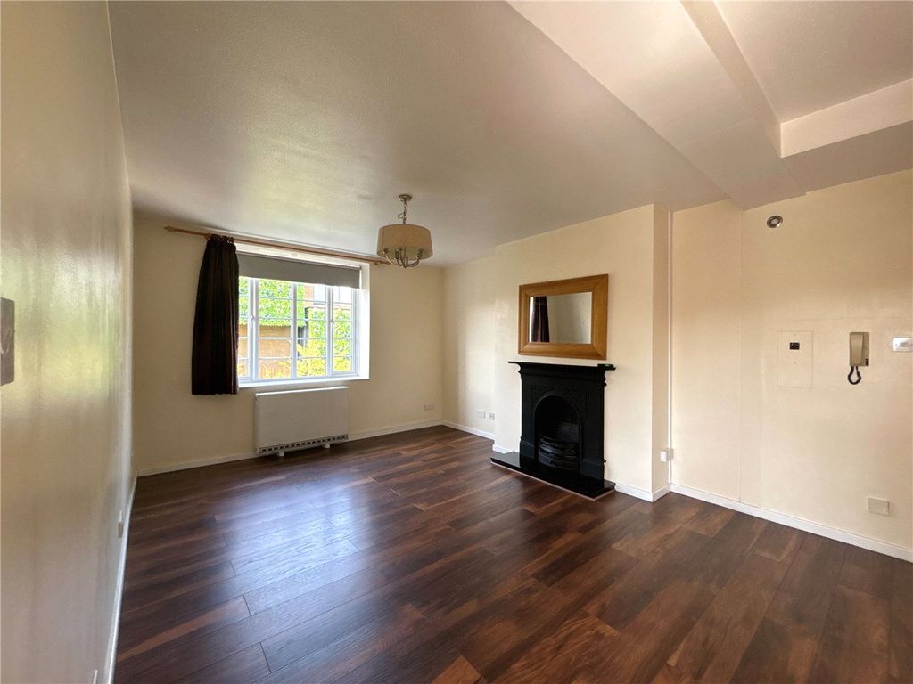 Property photo 2 of 29 Picture No. 10