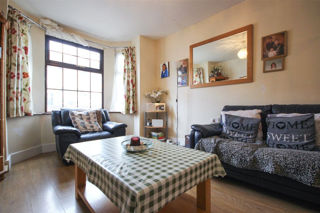 Property photo 2 of 12 Picture No. 04