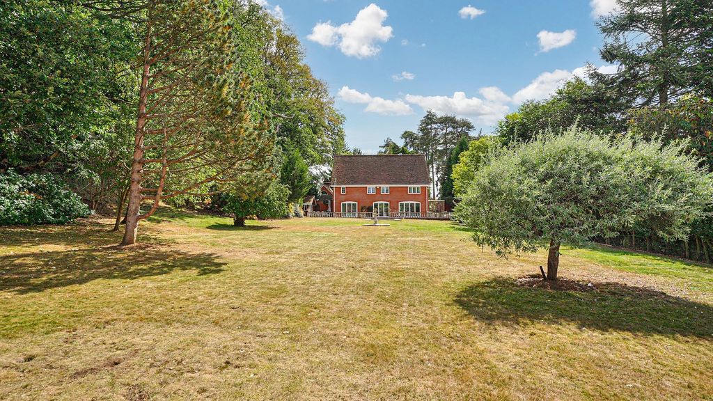 Property photo 1 of 32