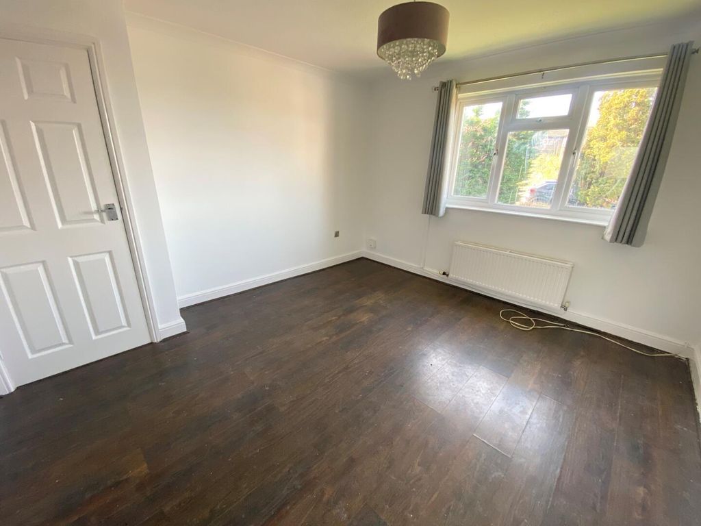 Property photo 3 of 9 Living Room