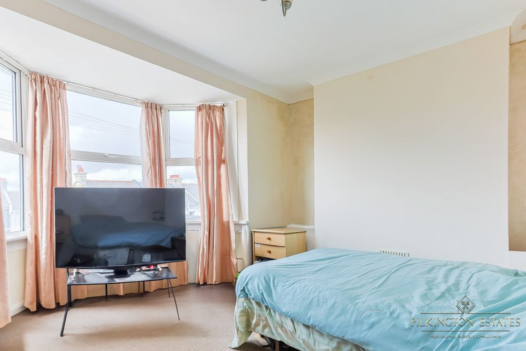 Property photo 3 of 15 4383516