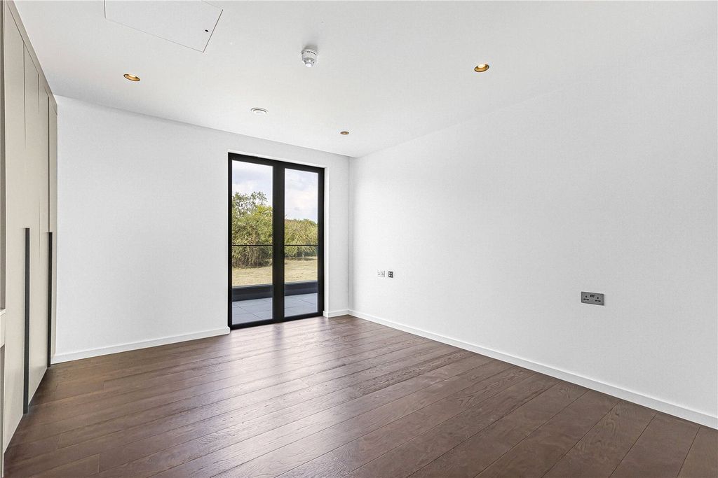 Additional image 21 of 6 bed detached house to rentRosebury Close, Goffs Oak, Waltham Cross, Hertfordshire EN7