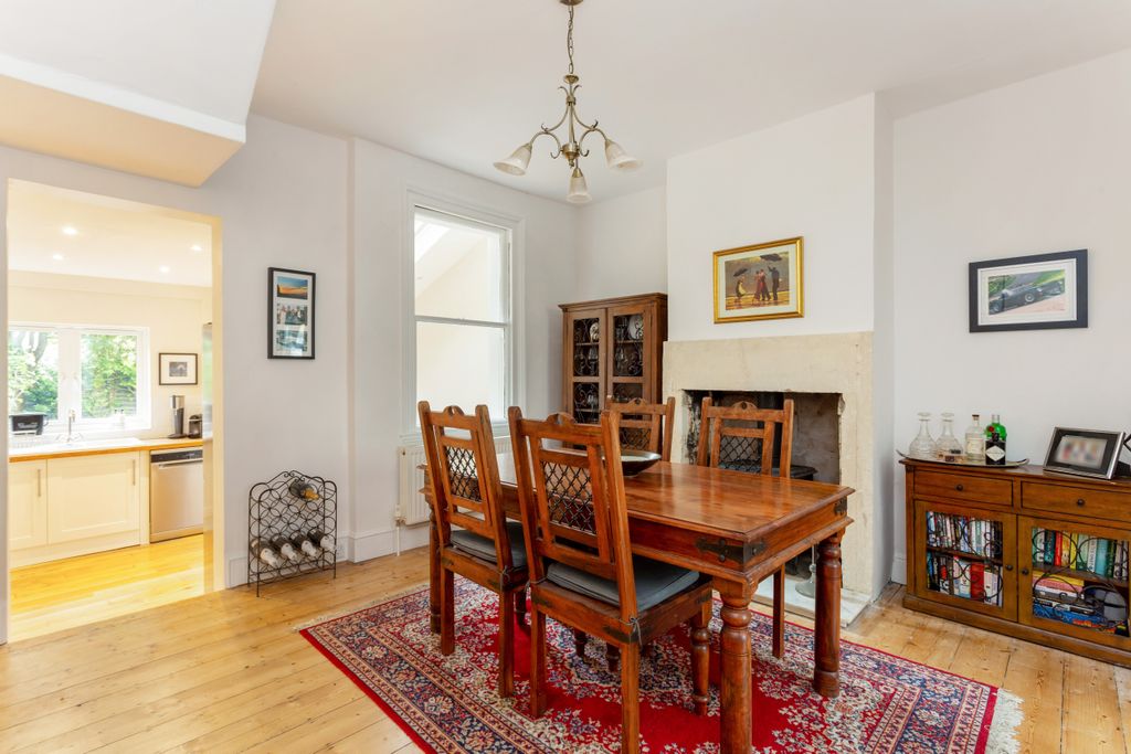 Property photo 3 of 11 Dining Room